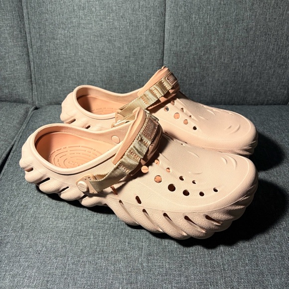 CROCS - Picture 2 of 13